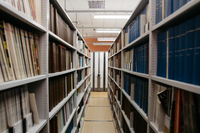 Shelves in the Art Library. © National Gallery of Ireland