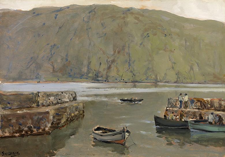 Painting of a harbour with a large green mountain in the background, a stone pier to the left and right, and some small rowboats.