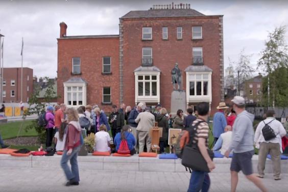 Artists in the Merrion Square forecourt of the National Gallery of Ireland, taking part in a plein-air painting field trip as part of the Art in the Open festival.
