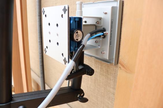 A mini low-pressure plate