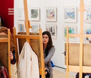 Art classes in the National Gallery. © National Gallery of Ireland.